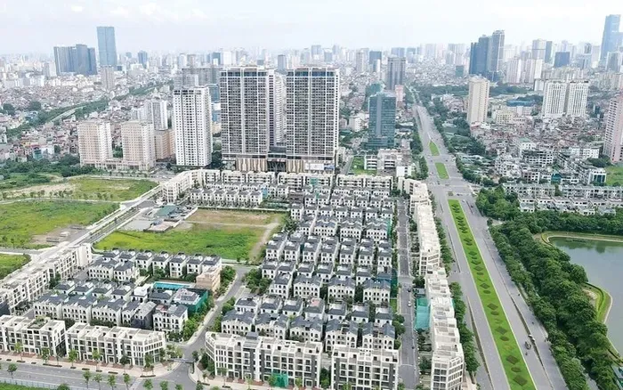 Thách thức và rủi ro khi đầu tư bất động sản năm 2025